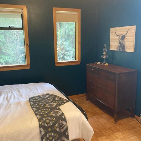 Roberts Creek Forest Haven Hideaway المظهر الخارجي الصورة
